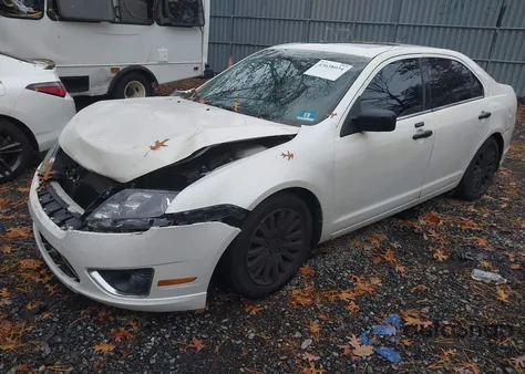 2012 Ford Fusion Hybrid z USA, uszkodzony, nr VIN 3FADP0L32CR253236